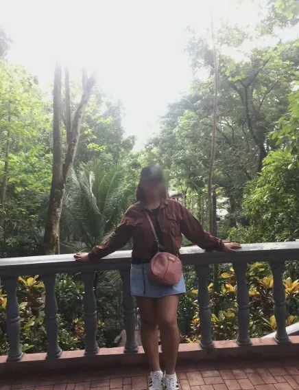 Alexandra, 32