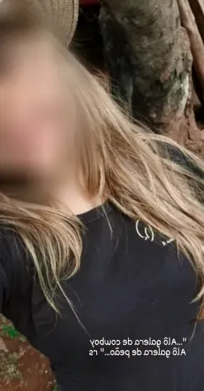 Andrea, 32