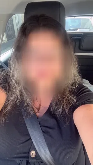 Lilly, 33