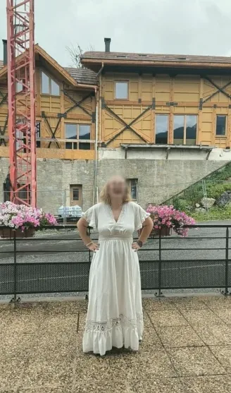 Nadine, 28