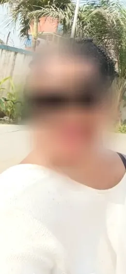Paula, 25
