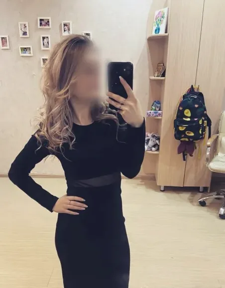 Rosa, 26