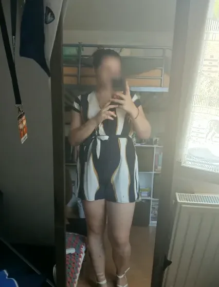 Silvia, 22