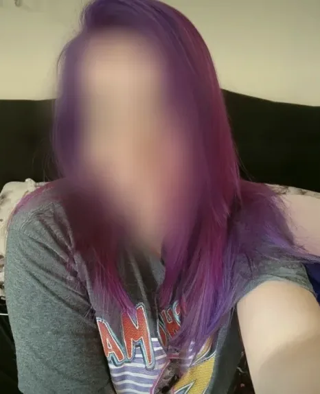 Sina, 32