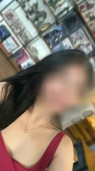 Sophie, 28