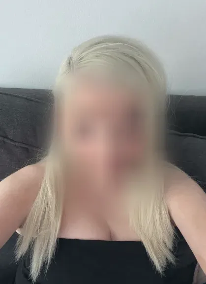 Stefanie, 40